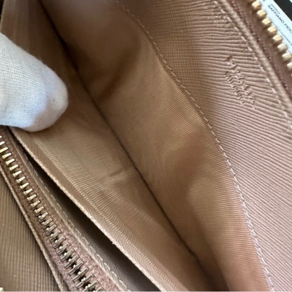 Authentic 💯 percent Prada Saffiano Fiocco Bow Leather Round zip Long wallet - Picture 9 of 13